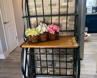 Wonderful Bakers rack. Add storage to anywhere in your home.!