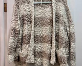 Fluffy light brown and white Abercrombie & Fitch　sweater