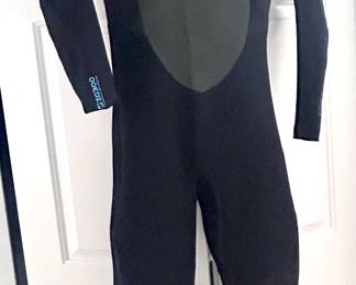 Billabong surfer wetsuit size S