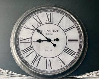 Decorative wall clock