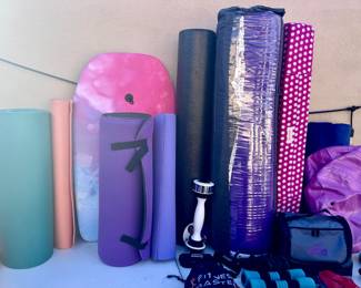 Fitness mats, foam roller