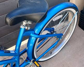 Blue cruiser bike