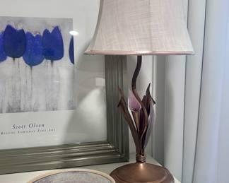 Metal vintage flower table lamp