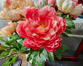 Faux indoor decorative flowers