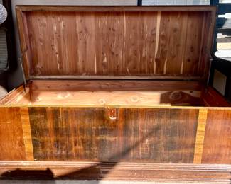 Wood chest
