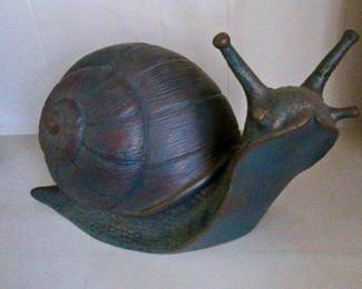18in Metal Garden Snail Sculpture.
