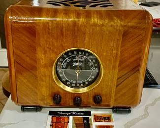 Refinished & Refurbished Vintage Zenith Radio. Rare, Unique & Beautiful. 