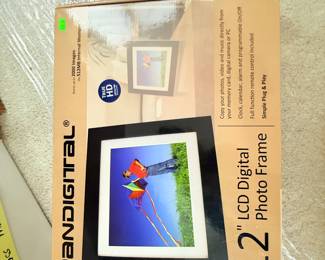 12” LCD PHOTO FRAME - new in the box 