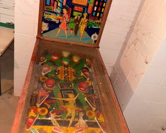 Pinball Machine - needs repair 