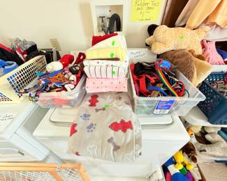 Dog Leashes, Blankets & More 