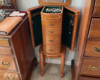Very nice jewelry cabinet