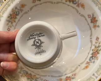 Noritake Ivory China "Homage" Dinnerware Set 