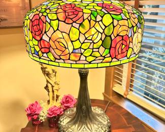 Tiffany Style Rose Bush Stained Glass Table Lamp