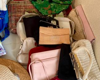 Beautiful, vintage purses looking to shine on your next night out on the town 
