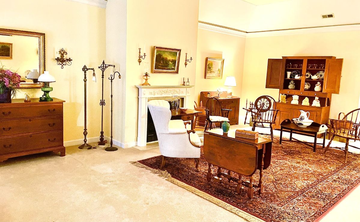 Wonderful Antiques & Collectibles