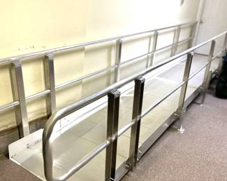 Like New Prairie  View Industries Aluminum 18' x 3' Modular Entry Way Wheel Chair Ramp