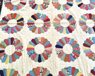 Vintage 1930's  Dresden Plate Quilt - 68" x 84"