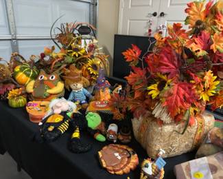 Holiday Decor - for every season: autumn, Thanksgiving, Halloween, Valentine's, Easter, and Christmas