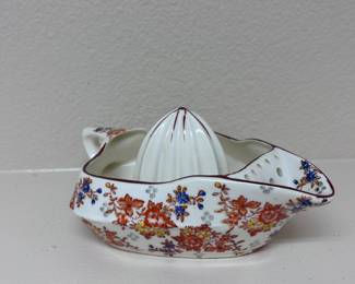 Beautiful antique porcelain Japanese juicer dish