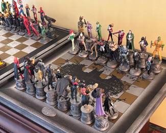 Eaglemoss Marvel Batman chess set