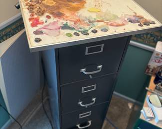 Quality metal filing cabinet, paint board