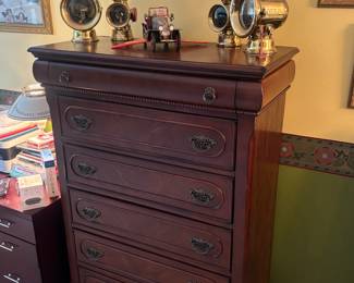 Elegant dresser
