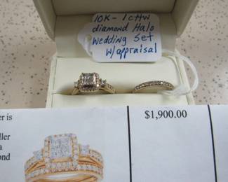 10K - 1 cttw Diamond Halo Wedding Set