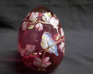 Lot # : 292 - Vintage Fenton glass signed cranberry egg
