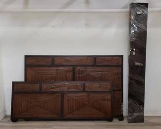 Lot # : 400 - McGuire contemporary wood king size bed
