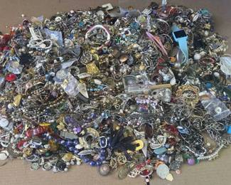 Lot # : 302z - Large, heavy group of costume jewelry
