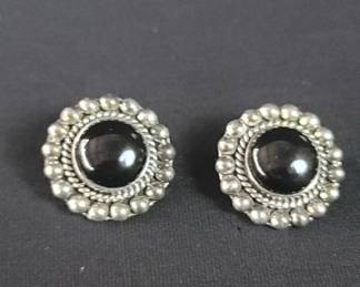 Lot # : 432 - Sterling silver and black onyx earrings
