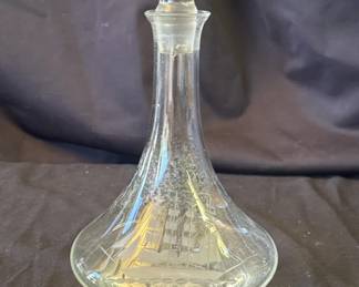 Lot # : 231z - Vintage MCM etched glass decanter with stopper
