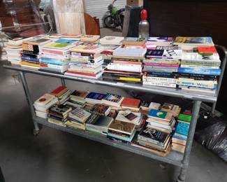 Lot # : 108 - Large collection of books
