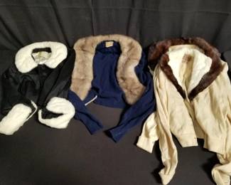 Lot # : 404 - Group of women's coats
