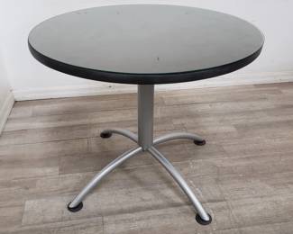 Lot # : 447 - Modern side table with glass top by iceberg
