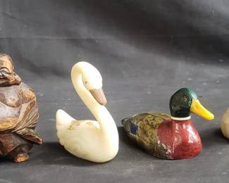 Lot # : 500j - Lot of 4 decorative figurines
