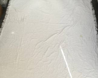 Lot # : 290f - Vintage hobnail white chenille floral pattern
