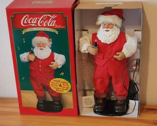 Lot # : 320d - Coca-Cola Rocking Santa animated figure
