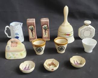 Lot # : 504j - Lot of 12 small glassware pieces
