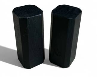 Lot # : 371a - New pair of modern ebonized wood salt & pepper
