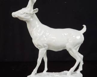 Lot # : 453 - Bronze deer figurine, signed
