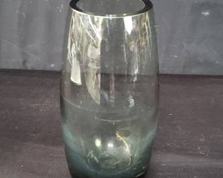 Lot # : 459 - Signed glass vase
