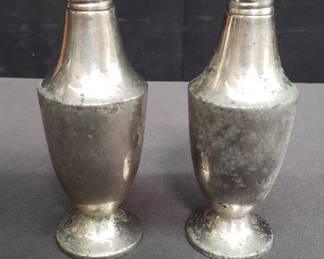 Lot # : 102 - Sterling silver salt and pepper shakers
