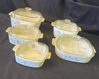 Lot # : 225z - Group of VTG Corning Ware casserole dishes
