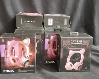 Lot # : 208j - Lot of 12 BT028c over ear wireless headphones
