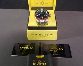 Lot # : 517 - Mens quartz wristwatch with box
