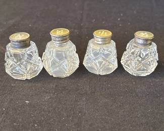 Lot # : 441z - 4 Vintage 925 silver glass salt & pepper shakers
