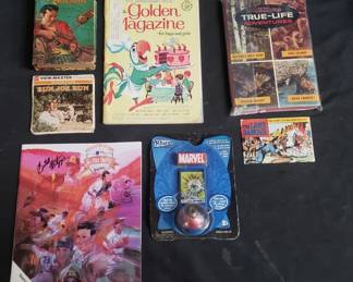 Lot # : 501j - Lot of assorted vintage items books/collectibles
