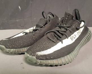 Lot # : 142 - Mens shoe
