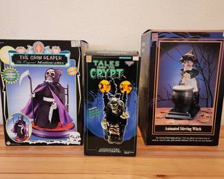 Lot # : 385d - 3 Vintage Halloween animated decorations
